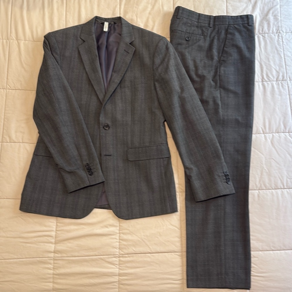Banana Republic two-piece men’s suit.